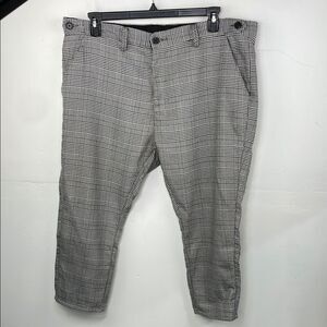 MNML Black and White Plaid Capri Men’s Pants size 40